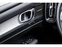 Volvo XC40 2.0 B3 Plus Dark | Adaptieve Cruise Control | Parkeercamera | Harman Kardon Audio | Stoel-/Stuurverwarming | Donker Getint Glas | DAB+ |
