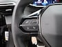 Peugeot e-2008 EV GT 50 kWh Full Option | SOH 97,3% | Panoramadak | Elektrisch Verstelbare Bestuurderstoel | Stoelverwarming | Parkeersensoren Voor en Achter | Camera | Dodehoekbewaking | Adaptieve Cruise Control