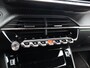 Peugeot e-2008 EV GT 50 kWh Full Option | SOH 97,3% | Panoramadak | Elektrisch Verstelbare Bestuurderstoel | Stoelverwarming | Parkeersensoren Voor en Achter | Camera | Dodehoekbewaking | Adaptieve Cruise Control