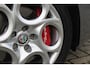 Alfa Romeo Giulietta 1.4 Turbo 170PK AUTOMAAT MultiAir SUPER | AFNEEMBARE TREKHAAK | NAVIGATIE | "BREMBO" REMKLAUWEN ROOD | LICHTMETALEN VELGEN 17" | CLIMATE CONTROL | CRUISE CONTROL | DAB+ RADIO | BLUETOOTH AUDIO | PARKEERSENSOREN VOOR + ACHTER |