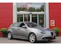 Alfa Romeo Giulietta 1.4 Turbo 170PK AUTOMAAT MultiAir SUPER | AFNEEMBARE TREKHAAK | NAVIGATIE | "BREMBO" REMKLAUWEN ROOD | LICHTMETALEN VELGEN 17" | CLIMATE CONTROL | CRUISE CONTROL | DAB+ RADIO | BLUETOOTH AUDIO | PARKEERSENSOREN VOOR + ACHTER |