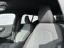 Volvo XC40 2.0 B3 Plus Dark | Adaptieve Cruise Control | Parkeercamera | Harman Kardon Audio | Stoel-/Stuurverwarming | Donker Getint Glas | DAB+ |