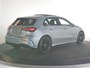 Mercedes-Benz A-klasse 180 Business Solution AMG | AMG Line Plus | Nightpakket | Panoramadak | HUD | Stoelverwarming | 360° camera | Cruise Control Adaptief |