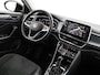 Volkswagen T-Roc 1.5 TSI 150pk DSG Style · Camera · Dodehoeksensor · Apple/Android Car Play · Navigatie · Stuur & Stoelverwarming · 17'' Inch ·