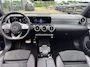 Mercedes-Benz A-klasse 250 e AMG Line 217 PK | Panoramadak | Stoelverwarming | SOH 93,9% | Sportstoelen | Groot Scherm | Camera | 18 Inch
