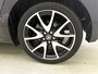 Toyota Yaris 1.5 Hybrid Executive | Dodehoek detectie | Parkeersensoren voor+achter | Stoelverwarming | Navigatie | Apple CarPlay/Android Auto | Climate Control | Cruise Control Adaptive | Achteruitrijcamera |
