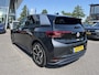 Volkswagen ID.3 First Plus 58 kWh Navigatie / 19"LM velgen / Camera / App-connect / Parkeersensoren / Stoelverwarming HAL