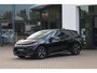 Volkswagen ID.3 Neo Life 50 kWh 170PK / 125kW Achteruitrijcamera, Apple Carplay & Android Auto, dodehoekdetectie (Side Assist), navigatie, verwarmbare voorstoelen, verwarmbaar multifunctioneel lederen stuurwiel, steunhaak voor fietsendrager, 19'' LMV 'Wellington', parkeersensoren voor en achter (PDC), elektrisch verstel-, verwarm- en inklapbare buitenspiegels etc.