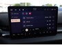 Volkswagen ID.3 Neo Life 50 kWh 170PK / 125kW Achteruitrijcamera, Apple Carplay & Android Auto, dodehoekdetectie (Side Assist), navigatie, verwarmbare voorstoelen, verwarmbaar multifunctioneel lederen stuurwiel, steunhaak voor fietsendrager, 19'' LMV 'Wellington', parkeersensoren voor en achter (PDC), elektrisch verstel-, verwarm- en inklapbare buitenspiegels etc.