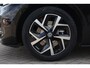 Volkswagen ID.3 Neo Life 50 kWh 170PK / 125kW Achteruitrijcamera, Apple Carplay & Android Auto, dodehoekdetectie (Side Assist), navigatie, verwarmbare voorstoelen, verwarmbaar multifunctioneel lederen stuurwiel, steunhaak voor fietsendrager, 19'' LMV 'Wellington', parkeersensoren voor en achter (PDC), elektrisch verstel-, verwarm- en inklapbare buitenspiegels etc.