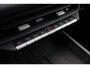 Volkswagen ID.3 Neo Life 50 kWh 170PK / 125kW Achteruitrijcamera, Apple Carplay & Android Auto, dodehoekdetectie (Side Assist), navigatie, verwarmbare voorstoelen, verwarmbaar multifunctioneel lederen stuurwiel, steunhaak voor fietsendrager, 19'' LMV 'Wellington', parkeersensoren voor en achter (PDC), elektrisch verstel-, verwarm- en inklapbare buitenspiegels etc.