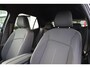 Volkswagen ID.3 Neo Life 50 kWh 170PK / 125kW Achteruitrijcamera, Apple Carplay & Android Auto, dodehoekdetectie (Side Assist), navigatie, verwarmbare voorstoelen, verwarmbaar multifunctioneel lederen stuurwiel, steunhaak voor fietsendrager, 19'' LMV 'Wellington', parkeersensoren voor en achter (PDC), elektrisch verstel-, verwarm- en inklapbare buitenspiegels etc.