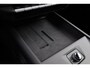 Volkswagen ID.3 Neo Life 50 kWh 170PK / 125kW Achteruitrijcamera, Apple Carplay & Android Auto, dodehoekdetectie (Side Assist), navigatie, verwarmbare voorstoelen, verwarmbaar multifunctioneel lederen stuurwiel, steunhaak voor fietsendrager, 19'' LMV 'Wellington', parkeersensoren voor en achter (PDC), elektrisch verstel-, verwarm- en inklapbare buitenspiegels etc.