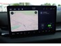 Volkswagen ID.3 Neo Life 50 kWh 170PK / 125kW Achteruitrijcamera, Apple Carplay & Android Auto, dodehoekdetectie (Side Assist), navigatie, verwarmbare voorstoelen, verwarmbaar multifunctioneel lederen stuurwiel, steunhaak voor fietsendrager, 19'' LMV 'Wellington', parkeersensoren voor en achter (PDC), elektrisch verstel-, verwarm- en inklapbare buitenspiegels etc.