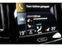 Volvo XC40 T4 AUT7 211PK Recharge Inscription Expression, Standkachel met timer, Stoel- & stuurwielverwarming, Verwarmbare voorruit, 2-zone Climate Control, Cruise Control met Speed Limiter, Park Assist voor & achter met camera, 18" Lichtmetalen velgen, Extra getint glas achter