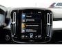 Volvo XC40 T4 AUT7 211PK Recharge Inscription Expression, Standkachel met timer, Stoel- & stuurwielverwarming, Verwarmbare voorruit, 2-zone Climate Control, Cruise Control met Speed Limiter, Park Assist voor & achter met camera, 18" Lichtmetalen velgen, Extra getint glas achter