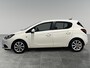 Opel Corsa Favourite 1.4 90pk | UNIEKE KM-STAND! | APPLE CARPLAY / ANDROID AUTO | PARKEERSENSOREN | DAB+ | CRUISE CONTROL | ISOFIX |