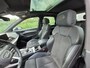 Audi Q5 55 TFSI e quattro Competition 367 PK AUTO | Glazen panorama-dak | Trekhaak uitklapbaar | Cruise control adaptief | Dodehoek detectie | Stoel verwarming | Navigatie| Parkeer sensoren | Afdaal assistent | Luchtvering | LED | DAB | 20"LMV
