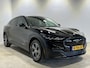 Ford Mustang Mach-E RWD 75 kWh | Navigatie/Android/Apple Carplay | LM Velgen 18" | Voorstoelen/Stuur/Voorruit Verwarmd | Cruise Control Adaptief | Airco |