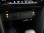Toyota Yaris Cross 1.5 Hybrid 115 Dynamic Comfort Pack | BTW voertuig | Dodehoek detectie | Stoel+stuurverwarming | Parkeersensoren voor+achter | Draadloze telefoonlader | Apple CarPlay/Android Auto | Cruise Control Adaptive | Achteruitrijcamera
