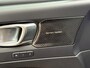 Volvo XC40 1.5 T5 Recharge R-Design | Plug-in Hybrid (PHEV) | Trekhaak | Lederen Bekleding | Achteruitrijcamera | Parkeersensoren | Harman Kardon Audio | Elektrisch Verstelbare Voorstoelen | Keyless Entry | Elektrische Achterklep | Navigatie