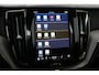 Volvo XC60 T6 Plug-in hybrid R-Design | Panoramadak | Head-Up | Trekhaak | ACC | Harman/Kardon | Stoel+Stuurverwarming | 21 Inch