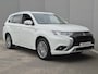 Mitsubishi Outlander 2.4 PHEV Intense / Dealer onderhouden / 8 jaar Garantie / Afneembare Trekhaak / 1500kg Trekgewicht / All season banden / Navigatie via Apple Carplay of Android Auto / Achteruitrijcamera / Stoelverwarming / Cruise control / Keyless Entry/Start /
