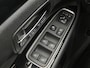 Mitsubishi Outlander 2.4 PHEV Intense / Dealer onderhouden / 8 jaar Garantie / Afneembare Trekhaak / 1500kg Trekgewicht / All season banden / Navigatie via Apple Carplay of Android Auto / Achteruitrijcamera / Stoelverwarming / Cruise control / Keyless Entry/Start /