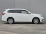 Mitsubishi Outlander 2.4 PHEV Intense / Dealer onderhouden / 8 jaar Garantie / Afneembare Trekhaak / 1500kg Trekgewicht / All season banden / Navigatie via Apple Carplay of Android Auto / Achteruitrijcamera / Stoelverwarming / Cruise control / Keyless Entry/Start /