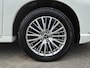 Mitsubishi Outlander 2.4 PHEV Intense / Dealer onderhouden / 8 jaar Garantie / Afneembare Trekhaak / 1500kg Trekgewicht / All season banden / Navigatie via Apple Carplay of Android Auto / Achteruitrijcamera / Stoelverwarming / Cruise control / Keyless Entry/Start /