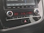 Mitsubishi Outlander 2.4 PHEV Intense / Dealer onderhouden / 8 jaar Garantie / Afneembare Trekhaak / 1500kg Trekgewicht / All season banden / Navigatie via Apple Carplay of Android Auto / Achteruitrijcamera / Stoelverwarming / Cruise control / Keyless Entry/Start /