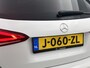 Mercedes-Benz A-klasse 180 AMG line | Night Pakket | Panorama Schuif-Kanteldak | Sfeerverlichting.  | Ledkoplampen. Inclusief 24 maanden MB Certified garantie voor Europa.