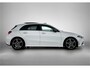 Mercedes-Benz A-klasse 180 AMG line | Night Pakket | Panorama Schuif-Kanteldak | Sfeerverlichting.  | Ledkoplampen. Inclusief 24 maanden MB Certified garantie voor Europa.
