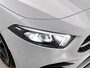 Mercedes-Benz A-klasse 180 AMG line | Night Pakket | Panorama Schuif-Kanteldak | Sfeerverlichting.  | Ledkoplampen. Inclusief 24 maanden MB Certified garantie voor Europa.
