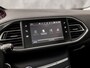 Peugeot 308 1.2 PureTech Allure (PANORAMADAK, 1e EIGENAAR, APPLE CARPLAY, LEDER, GROOT NAVI, SPORTSTOELEN, GETINT GLAS, CRUISE, NIEUWE APK, NIEUWSTAAT)