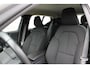 Volvo XC40 1.5 T2 Momentum Core | Bluetooth telefoonvoorbereiding | Bots waarschuwing systeem | Buitenspiegels elektrisch verstel- en verwarmbaar | Keyless entry/start | Cruise control | Lederen & stof bekleding | Lendesteunen (verstelbaar) | Start/stop systeem | Voorstoelen in hoogte verstelbaar
