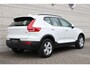 Volvo XC40 1.5 T2 Momentum Core | Bluetooth telefoonvoorbereiding | Bots waarschuwing systeem | Buitenspiegels elektrisch verstel- en verwarmbaar | Keyless entry/start | Cruise control | Lederen & stof bekleding | Lendesteunen (verstelbaar) | Start/stop systeem | Voorstoelen in hoogte verstelbaar