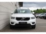 Volvo XC40 1.5 T2 Momentum Core | Bluetooth telefoonvoorbereiding | Bots waarschuwing systeem | Buitenspiegels elektrisch verstel- en verwarmbaar | Keyless entry/start | Cruise control | Lederen & stof bekleding | Lendesteunen (verstelbaar) | Start/stop systeem | Voorstoelen in hoogte verstelbaar