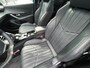 Peugeot e-2008 EV GT Pack 50 kWh Panorama Dak | Stoelverwarming | Leder | Elek. Stoel met Massage | Parkeersensoren | Achteruitrijcamera | Afwijkende dakkleur | Airco (automatisch)