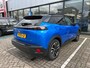 Peugeot e-2008 EV GT Pack 50 kWh Panorama Dak | Stoelverwarming | Leder | Elek. Stoel met Massage | Parkeersensoren | Achteruitrijcamera | Afwijkende dakkleur | Airco (automatisch)