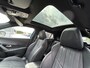 Peugeot e-2008 EV GT Pack 50 kWh Panorama Dak | Stoelverwarming | Leder | Elek. Stoel met Massage | Parkeersensoren | Achteruitrijcamera | Afwijkende dakkleur | Airco (automatisch)