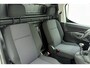 Peugeot Partner 1.5 BlueHDI 100pk Asphalt Long L2 | Laadvloer + Binnenbetimmering l Achteruitrij camera l DAB+ l Apple Carplay & Android Auto l Cruise Control l Airconditioning l Armsteun Voor