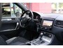 Volkswagen Touareg 3.0 TDI V6 R-line | Luchtvering | Panoramadak | 360* Camera | Leder | Trekhaak |