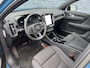 Volvo XC40 Recharge Plus 70 kWh | Warmtepomp | Achteruitrijcamera | Elektrische Achterklep | BLIS | Keyless Entry | Parkeersensoren | Lichtmetalen Velgen 19 inch | Stoelverwarming