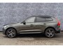Volvo XC60 2.0 B5 R-Design | Trekhaak | Harman Kardon Audio | DAB | Panoramadak | Achteruitrijcamera | Parkeersensoren | Stoelverwarming | Lederen Bekleding | Elektrische Achterklep | Navigatie | Apple Carplay | Android Auto | BLIS