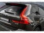 Volvo XC60 2.0 B5 R-Design | Trekhaak | Harman Kardon Audio | DAB | Panoramadak | Achteruitrijcamera | Parkeersensoren | Stoelverwarming | Lederen Bekleding | Elektrische Achterklep | Navigatie | Apple Carplay | Android Auto | BLIS