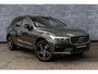 Volvo XC60 2.0 B5 R-Design | Trekhaak | Harman Kardon Audio | DAB | Panoramadak | Achteruitrijcamera | Parkeersensoren | Stoelverwarming | Lederen Bekleding | Elektrische Achterklep | Navigatie | Apple Carplay | Android Auto | BLIS