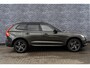 Volvo XC60 2.0 B5 R-Design | Trekhaak | Harman Kardon Audio | DAB | Panoramadak | Achteruitrijcamera | Parkeersensoren | Stoelverwarming | Lederen Bekleding | Elektrische Achterklep | Navigatie | Apple Carplay | Android Auto | BLIS