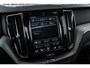 Volvo XC60 2.0 B5 R-Design | Trekhaak | Harman Kardon Audio | DAB | Panoramadak | Achteruitrijcamera | Parkeersensoren | Stoelverwarming | Lederen Bekleding | Elektrische Achterklep | Navigatie | Apple Carplay | Android Auto | BLIS