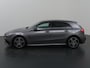 Mercedes-Benz A-klasse 180 Star Edition AMG Line | Night | Multibeam | Panoramadak | Sfeerverlichting | Stoelverwarming | Achteruitrijcamera |